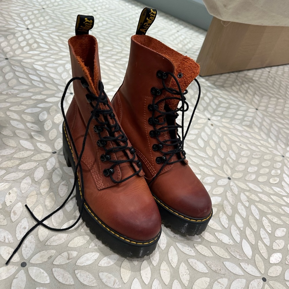 Dr martens brown